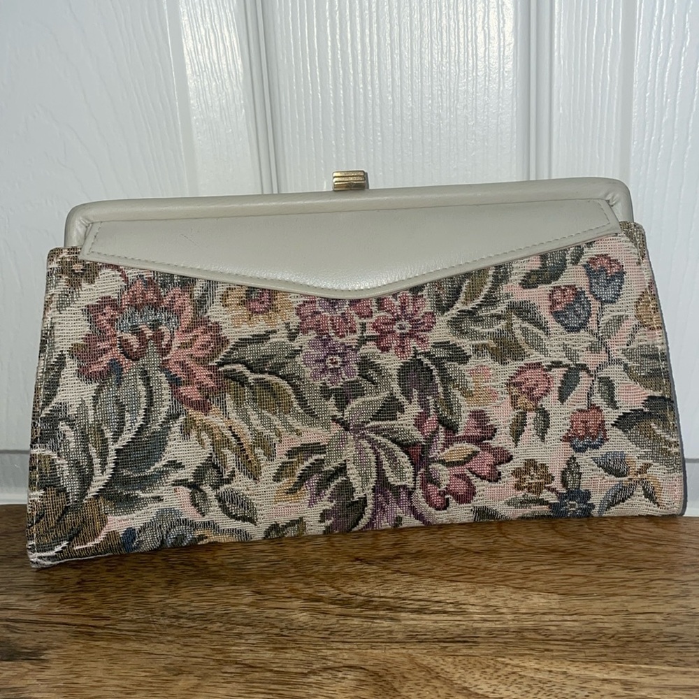 💜VTG floralTapestry Clutch by Garay